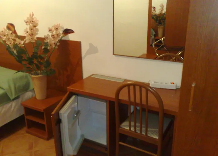 Emily House Bed & Breakfast 3*
