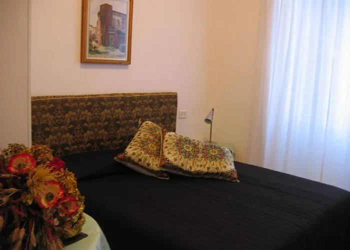 Emily House 3*